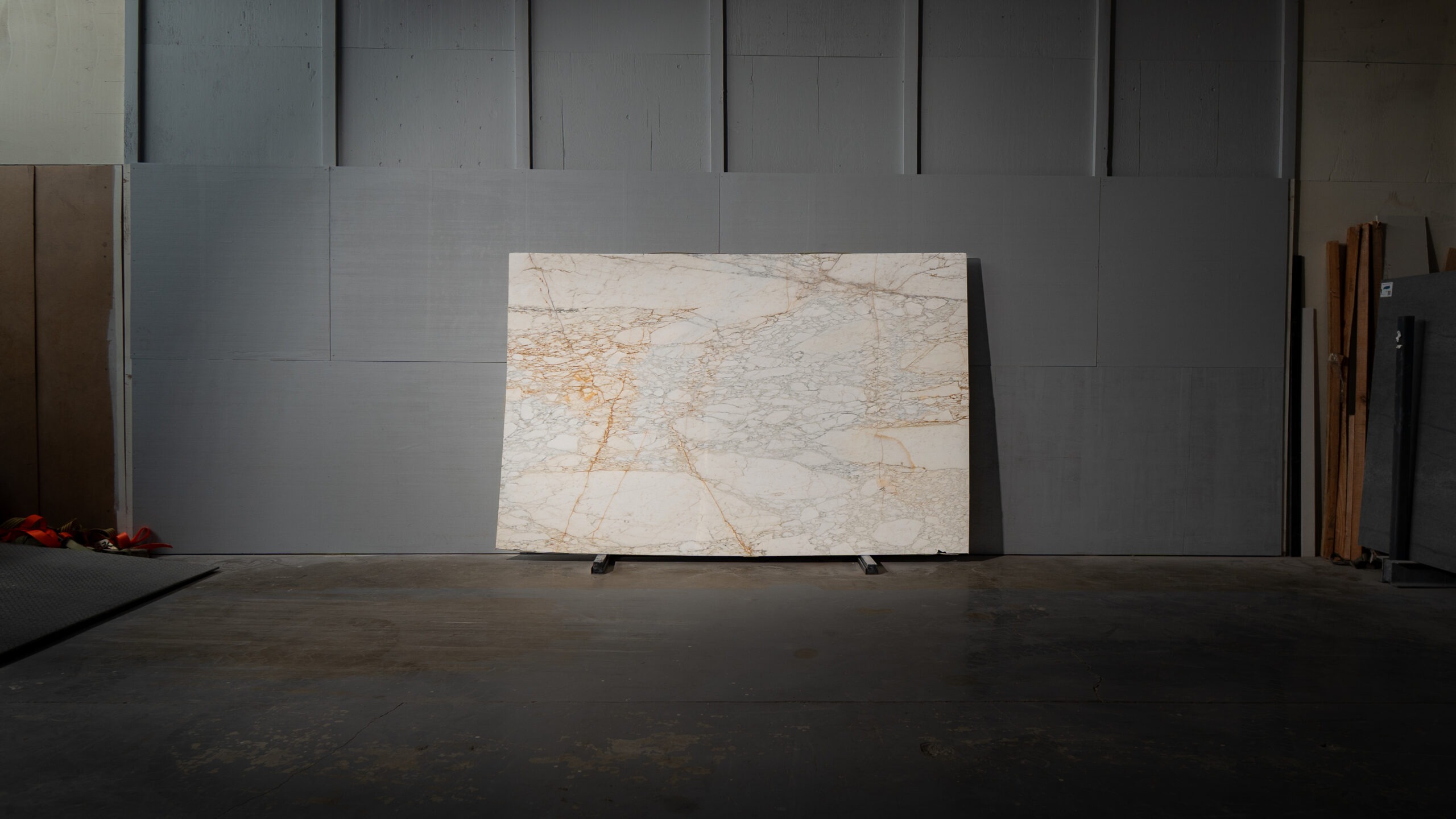 imgi_21_Calacatta-Apuano-2cm-Polished-Marble-Blk7878-scaled